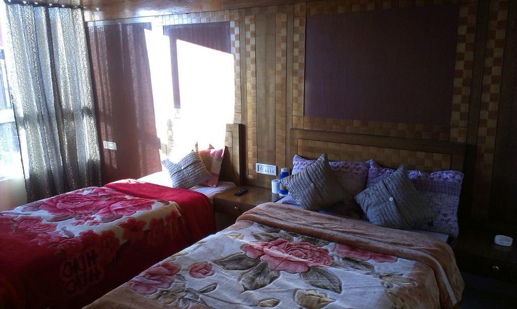 Hotel Orchid Residency , Darjeeling ダージリン 部屋 写真